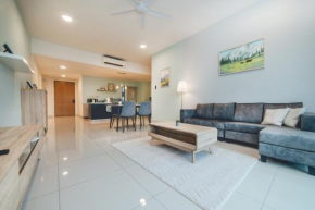 Mosaic Fresh Living 3BR Midvalley w Bthtub by Our Stay
